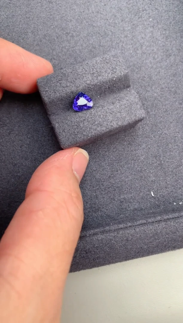 【闪购商品】彩色蓝宝石裸石未镶嵌1ct无烧紫蓝宝