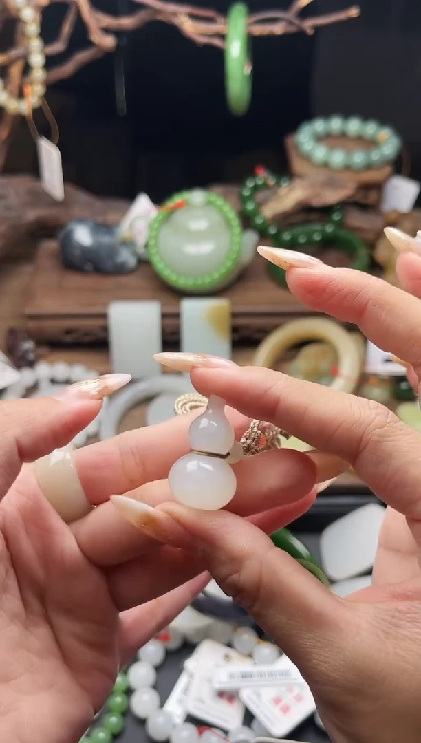 吊坠(不含链)未镶嵌和田玉青海野牛沟葫芦 有内裂9013291