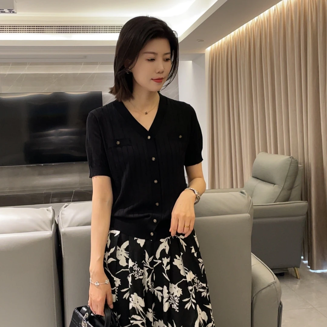 JY25气质显瘦时尚V领百搭薄款小香风针织衫针织衫短袖