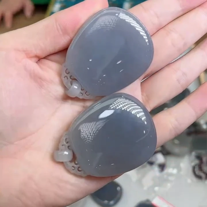 菲菲珠宝好*32895和田玉牌子约47*35mm吊坠~多样性发一