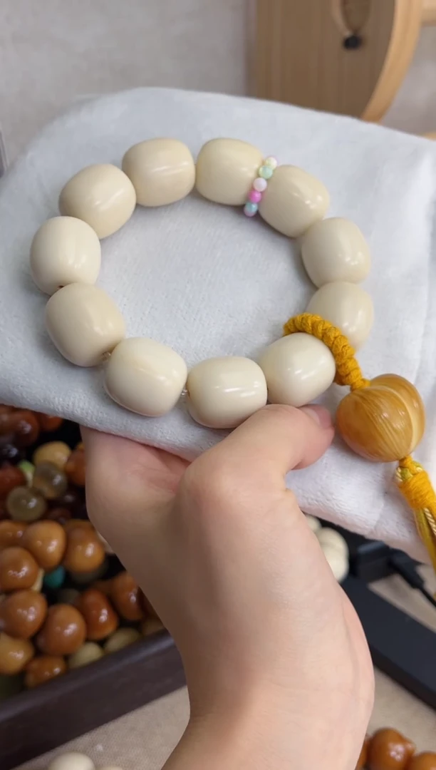 菩提根/象牙果手串象牙果瓷白年糕20+拉丝屁桃手串