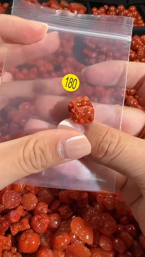 颈饰未镶嵌南红玛瑙1