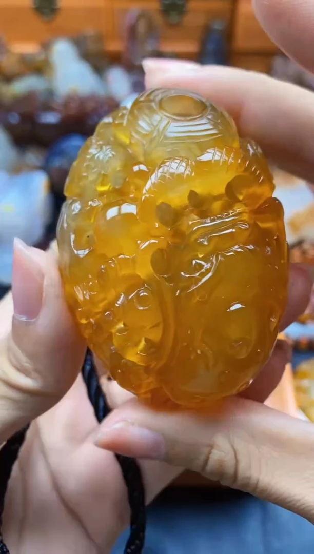 未镶嵌1玛瑙/玉髓红**典ll