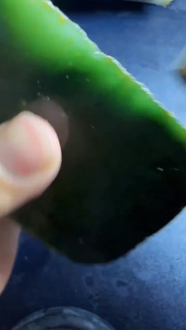 翡翠未镶嵌挂件051翡翠