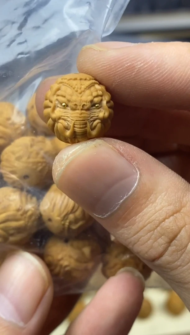 猴头核桃吊坠不动 明王