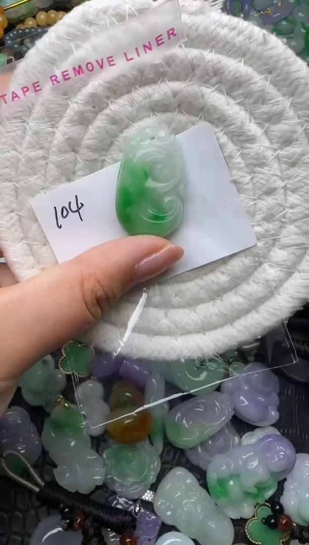 颈饰未镶嵌翡翠缅甸翡翠吊坠