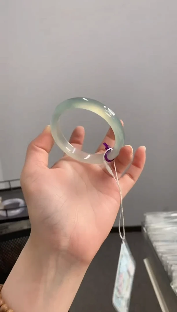 【闪购商品】玛瑙/玉髓手镯未镶嵌54-55圈