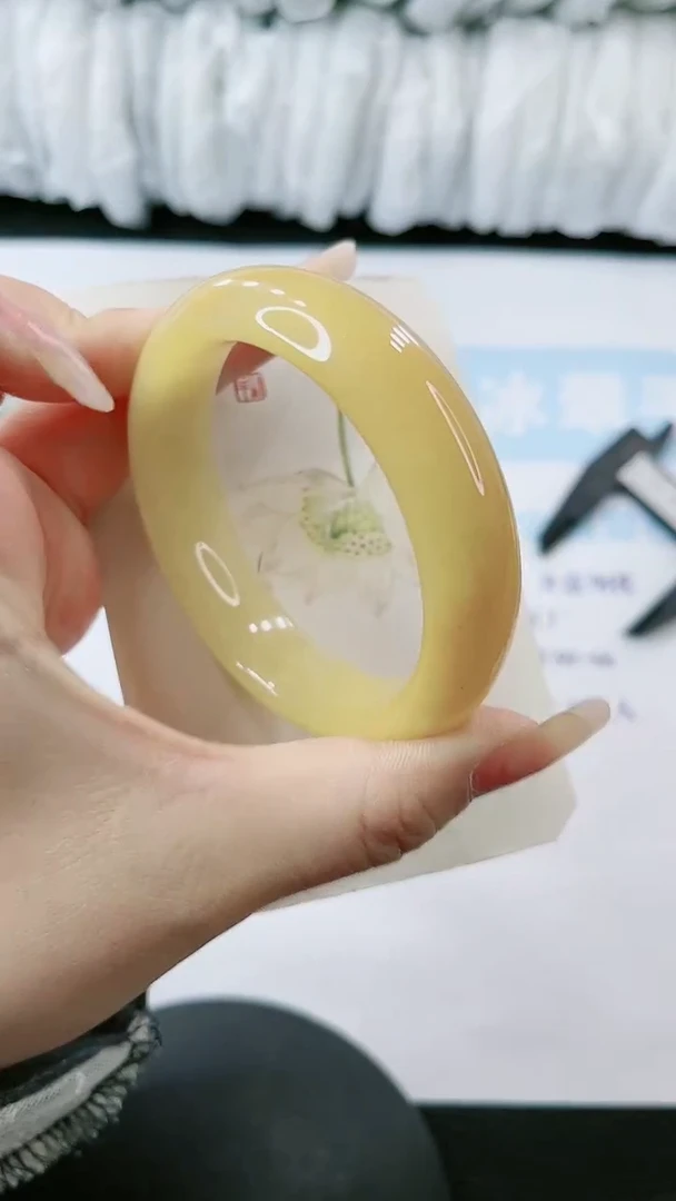 【闪购商品】石英质玉手镯未镶嵌多样性发货P131