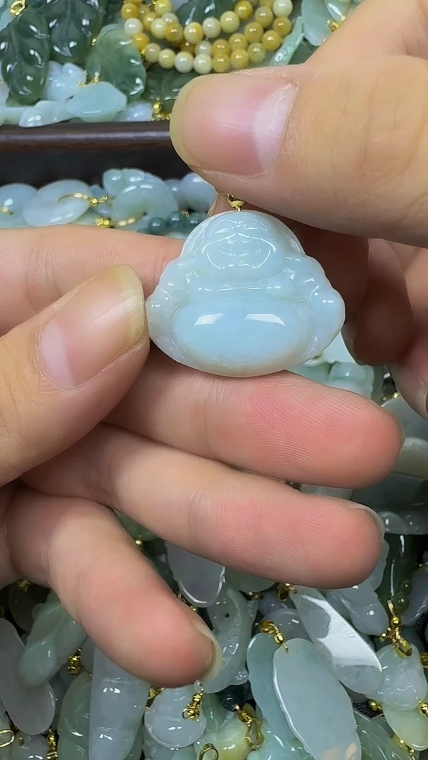 颈饰未镶嵌翡翠颈饰未嵌镶翡翠
