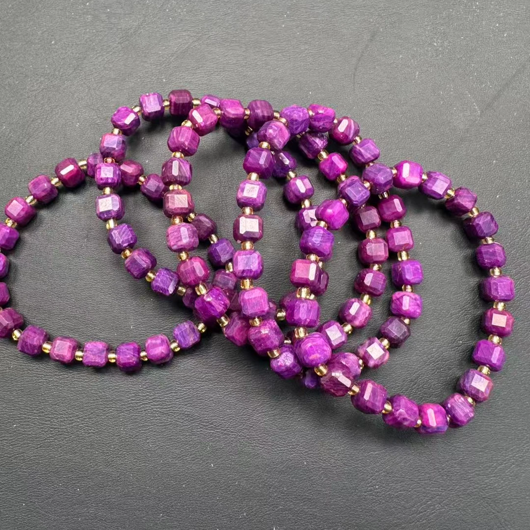 大皇舒甄选 南非老料笔刷果酱红方糖手链B0126