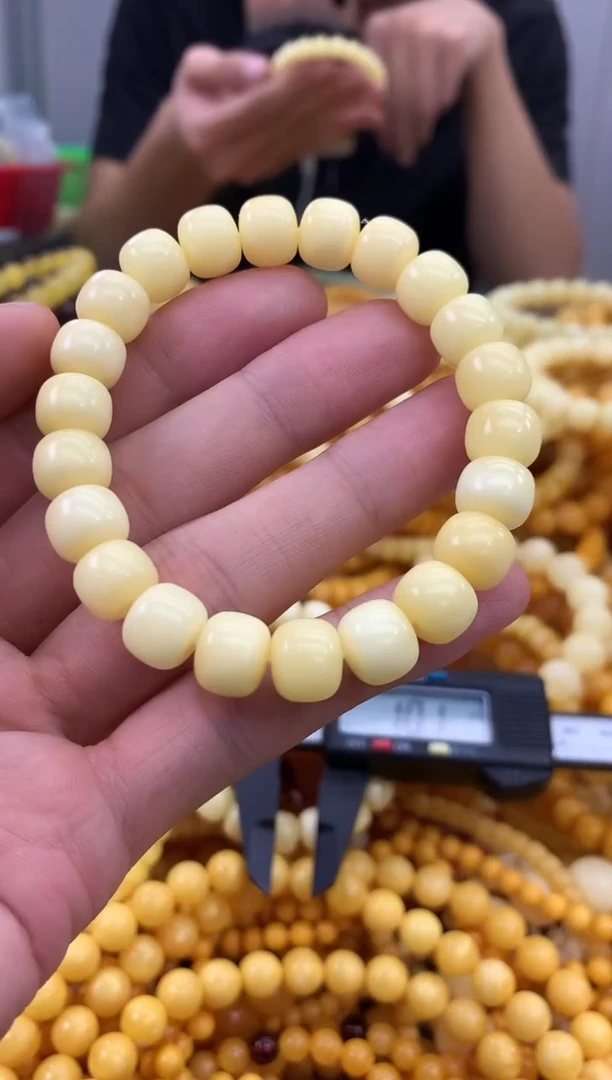 裸石蜜蜡未镶嵌手串