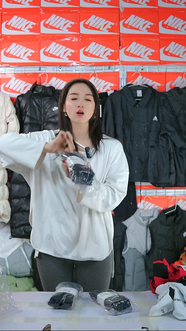 4117闪购编码Nike/Jordan运动衣以直播间过款为准尺码黑袜子