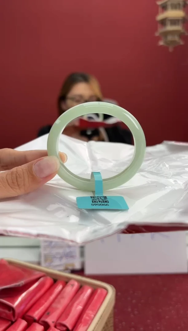 翡翠手镯（贵妃镯）未镶嵌2手镯