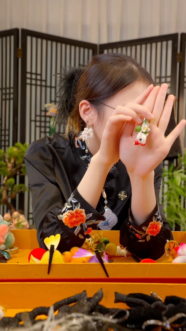 织绣T*o非遗手工绒花饰品