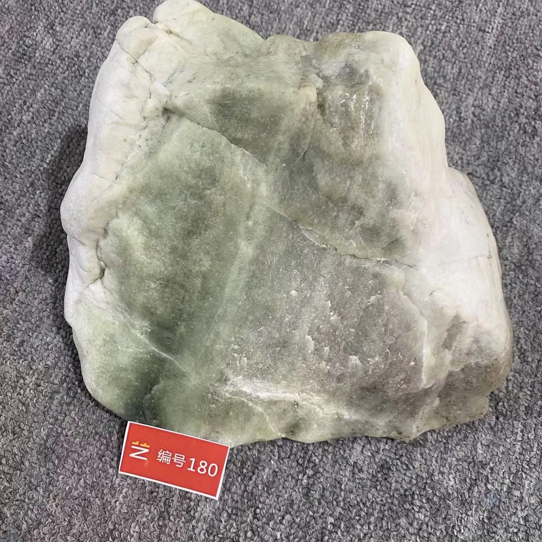 新疆玉料原石发一件编号180
