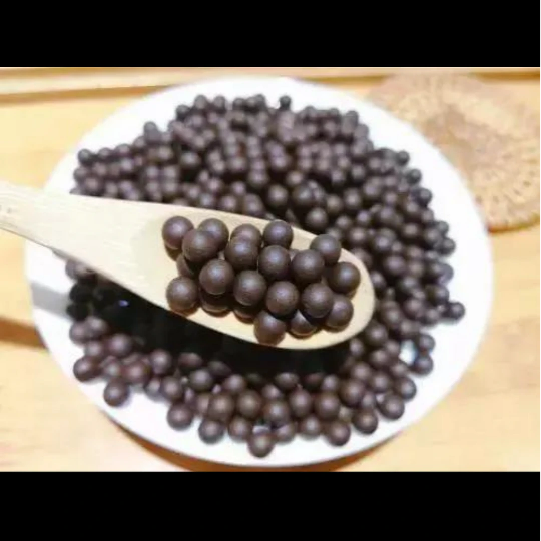 传统手工制作食品小黑丸子