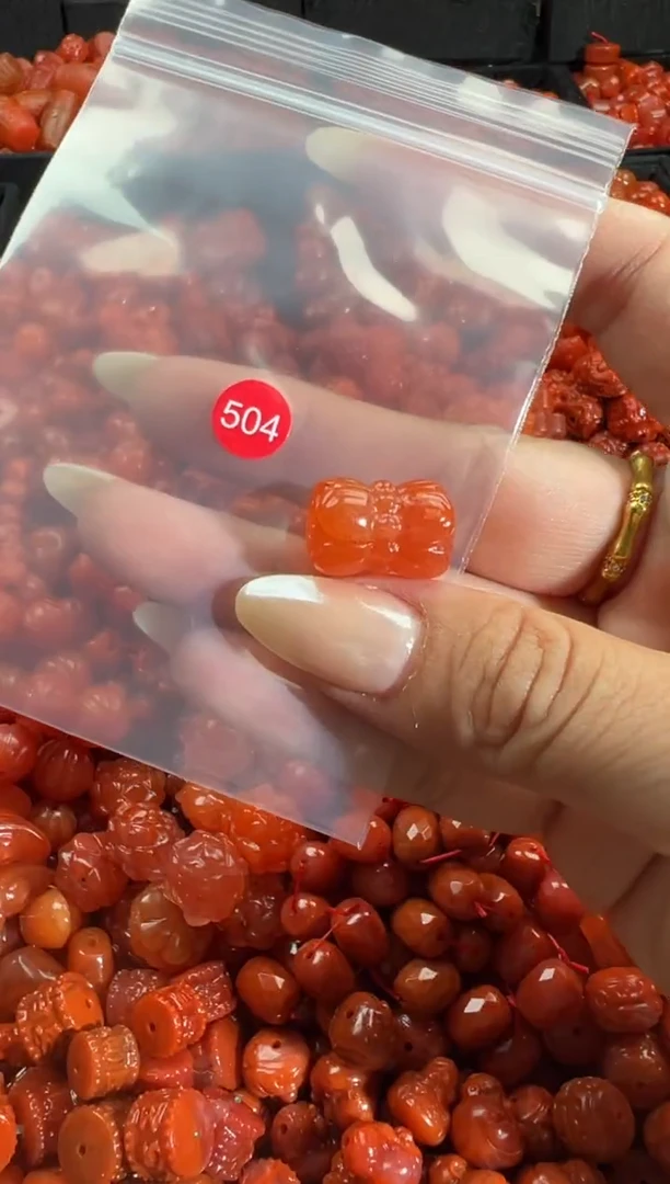 颈饰未镶嵌南红玛瑙1