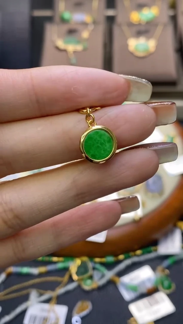 翡翠18K金镶嵌颈饰无事牌吊坠14504
