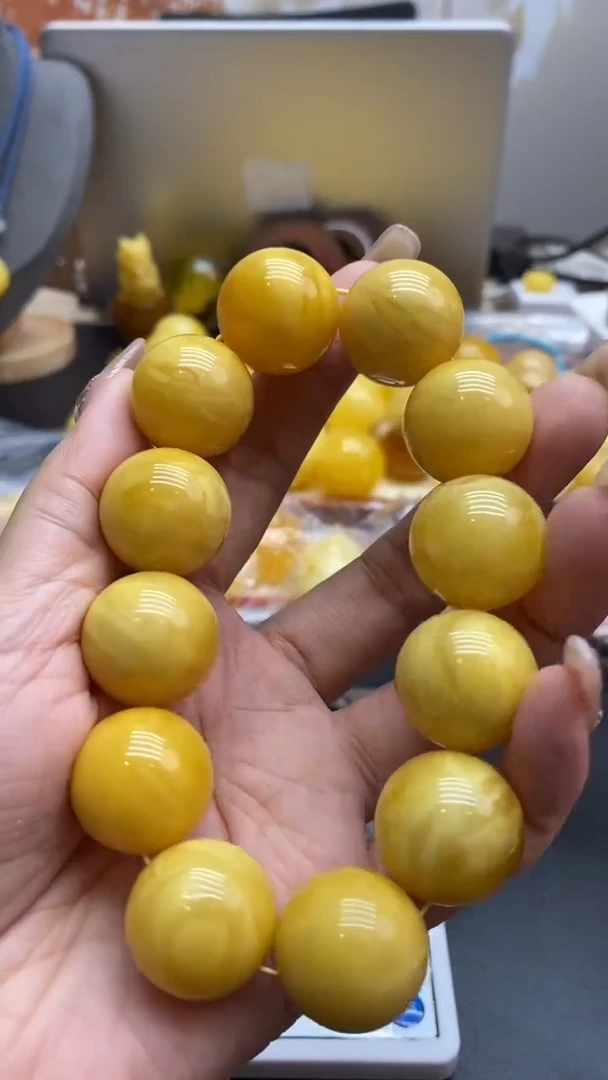 琥珀未镶嵌珠宝奇石2450