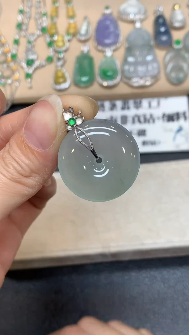 吊坠(不含链)18K金镶嵌翡翠平安扣【无服务费