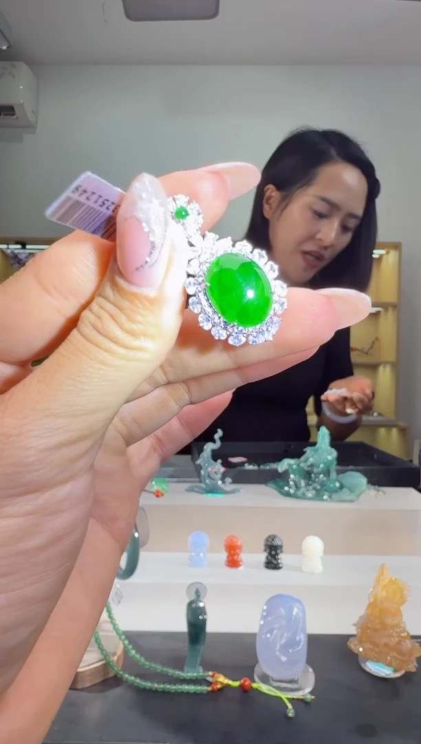 吊坠(不含链)未镶嵌翡翠吊坠（多样性发其一）