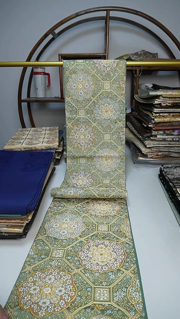 织绣13西阵织六通宝相花