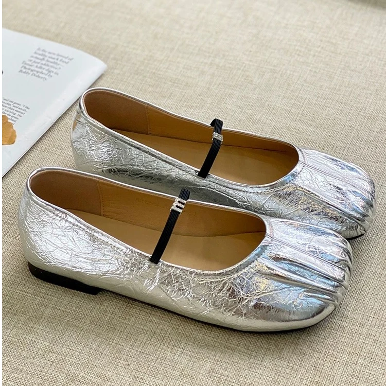 方头褶皱银色平底单鞋女2025新款春季百搭软底奶奶鞋浅口懒人鞋子