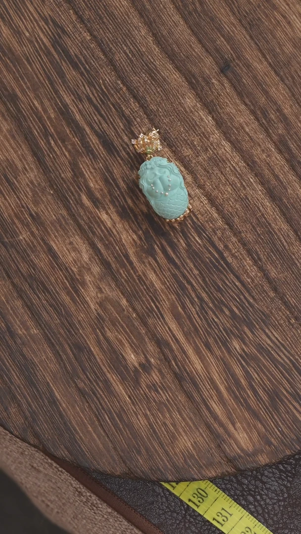 18K金镶嵌绿松石挂饰1