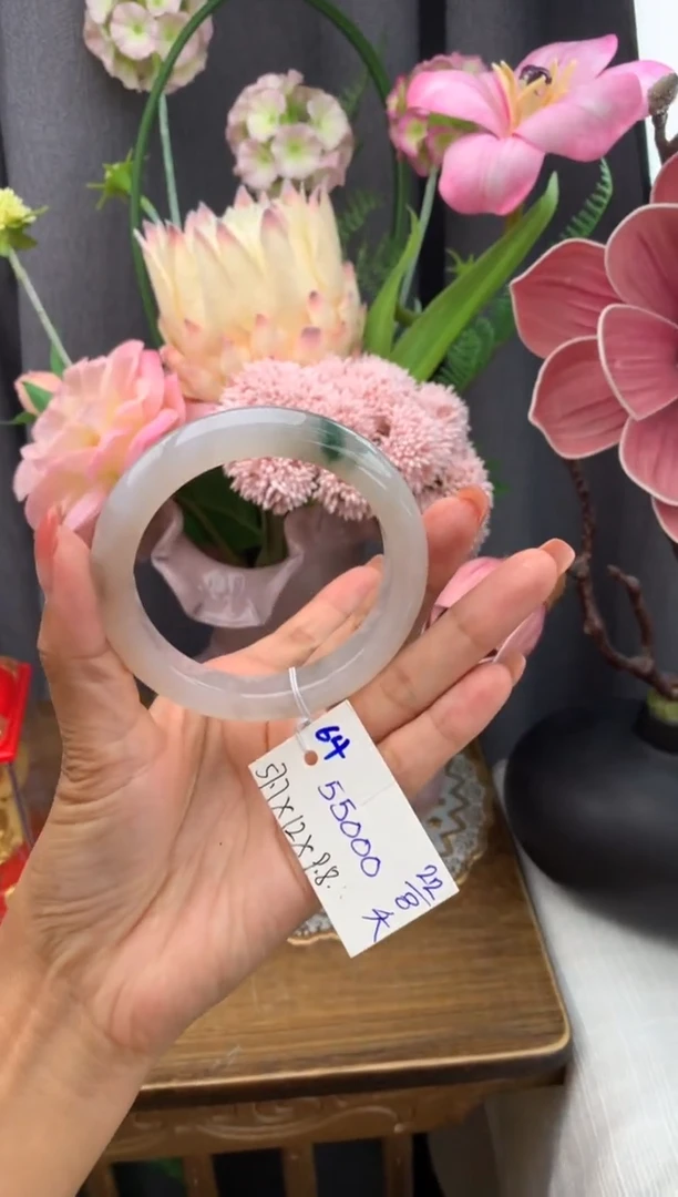 颈饰未镶嵌翡翠妈**亚手镯尾款