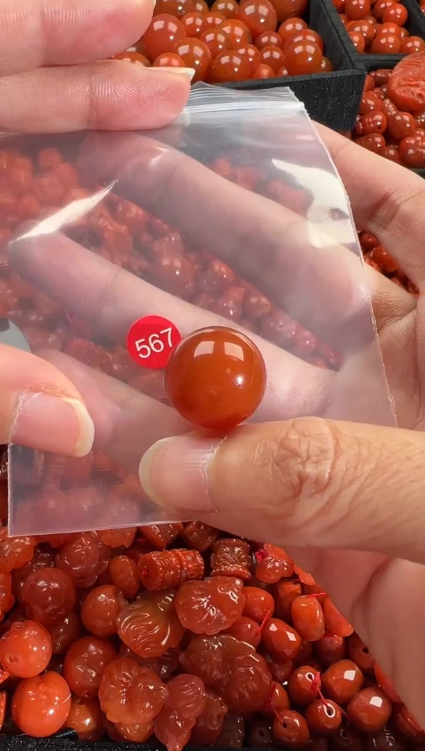 颈饰未镶嵌南红玛瑙1