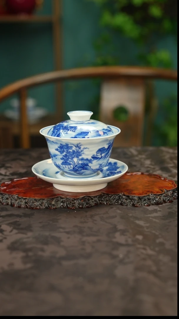 青花手绘山水三才盖碗