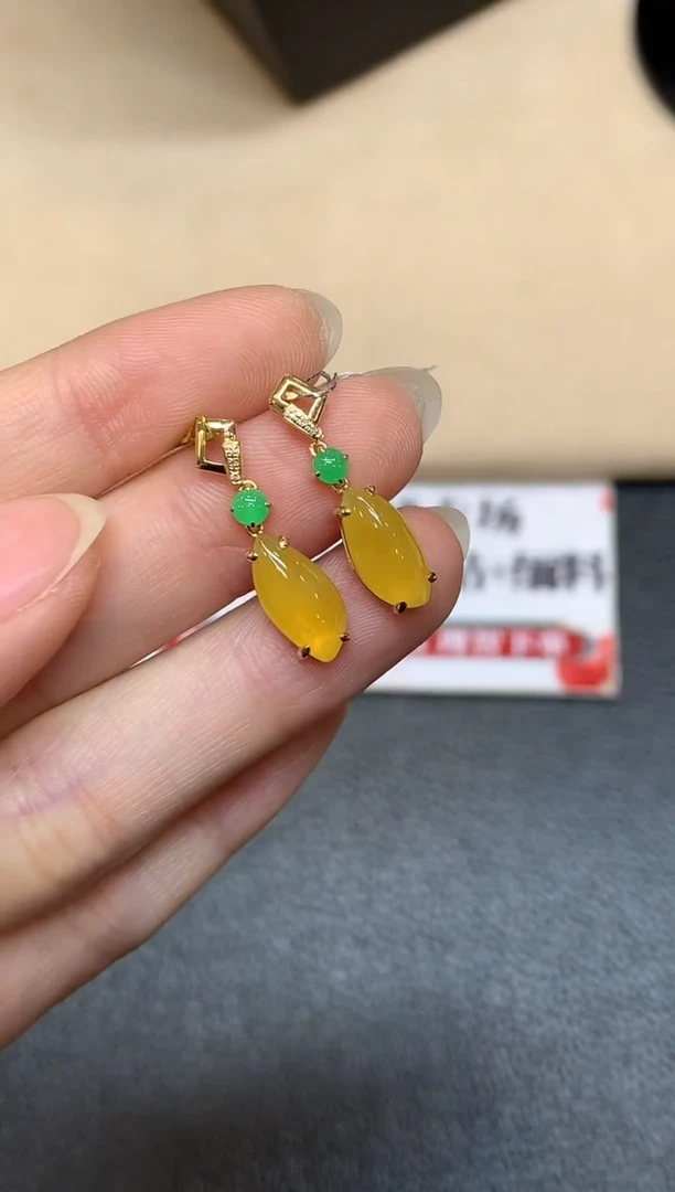 18K金镶嵌翡翠耳饰【无鉴赏期】随形【无服务费