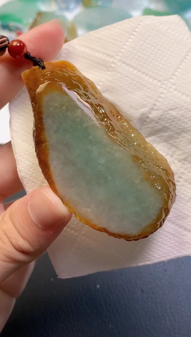颈饰未镶嵌翡翠