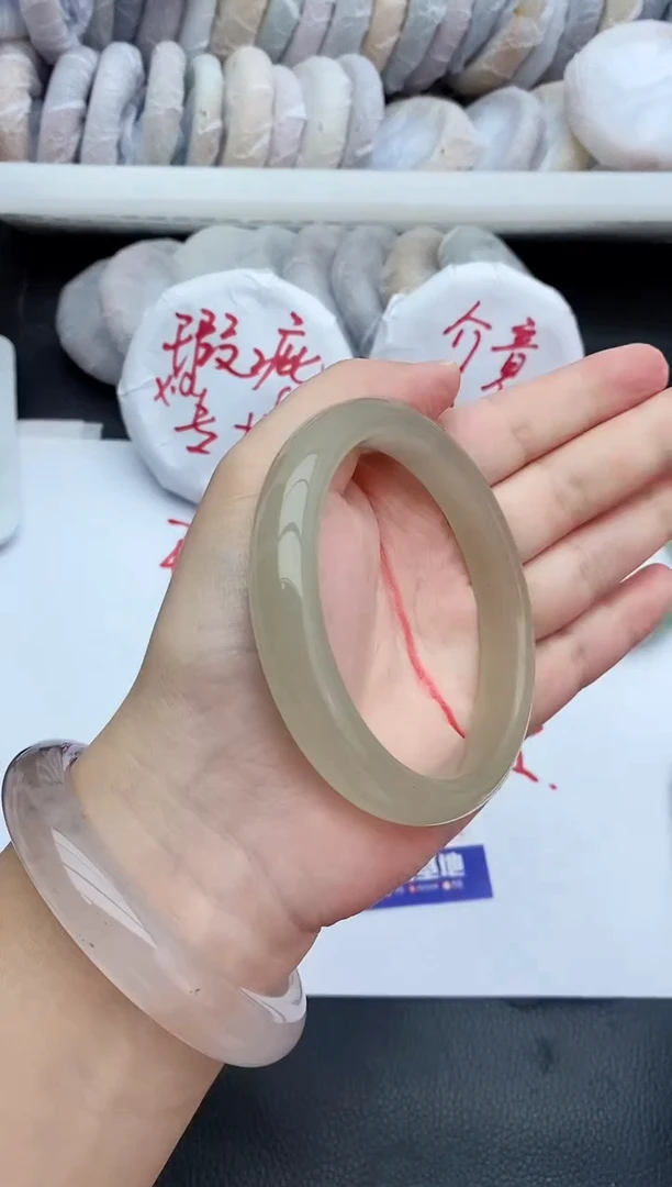 未镶嵌手镯石英质玉瑕疵81+62/63