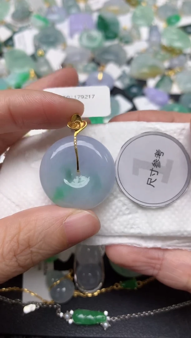 颈饰18K金镶嵌翡翠天然缅甸A货翡翠