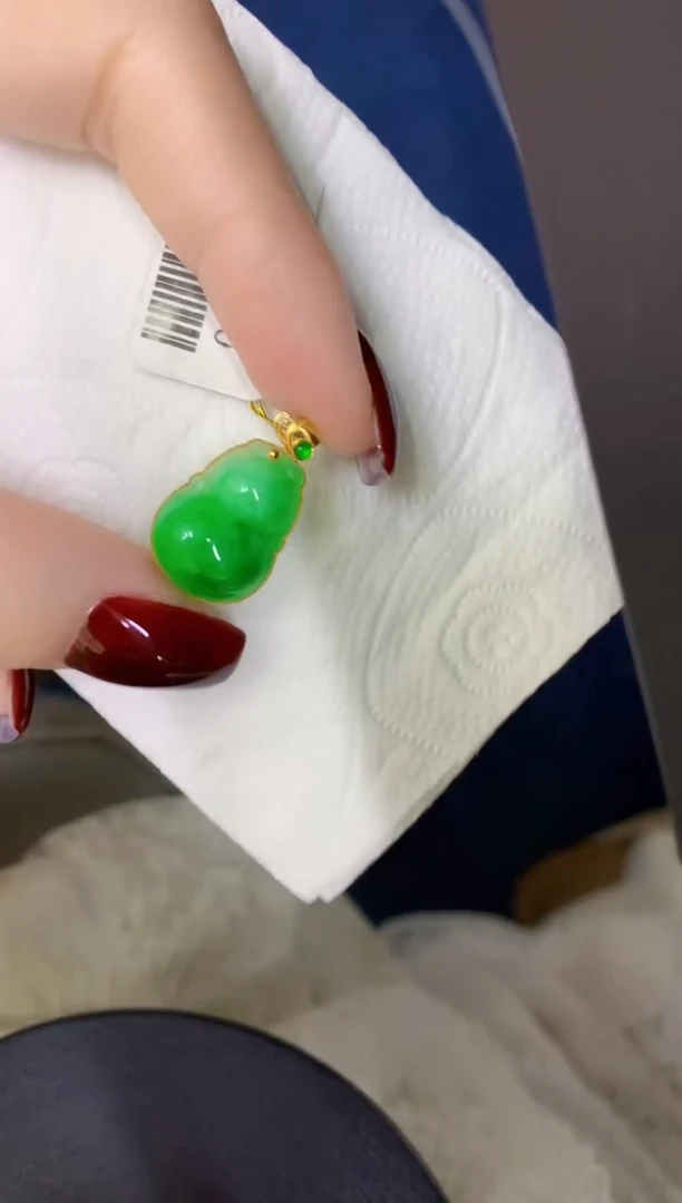 颈饰18K金镶嵌翡翠缅甸天然翡翠A货