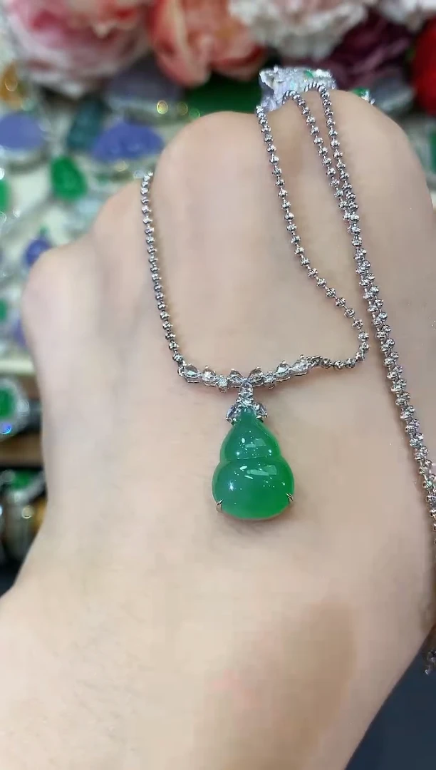 吊坠(不含链)18K金镶嵌翡翠C85