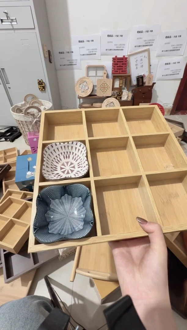 原木色九宫格加四叶草陶瓷碗微瑕拍下不退不换无售后