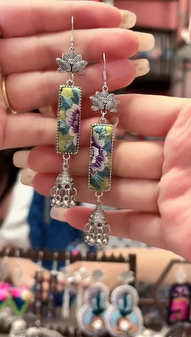 织绣云织谣民族风精美饰品   162