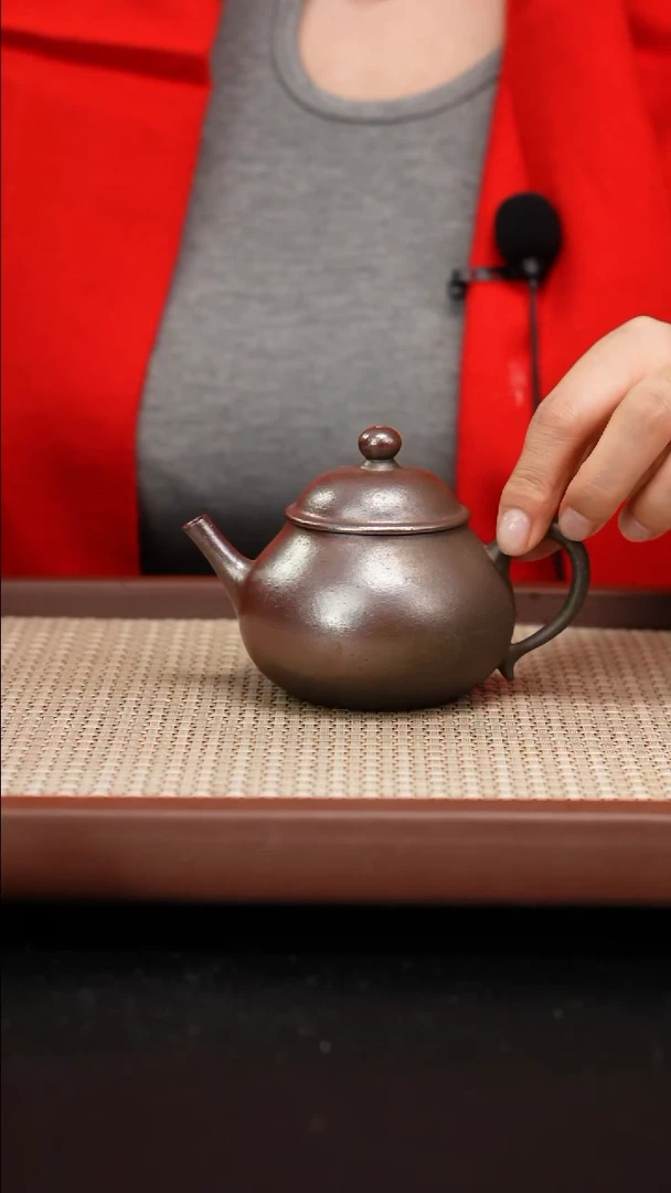 【闪购商品】紫砂茶壶底曹清柴烧玉容160