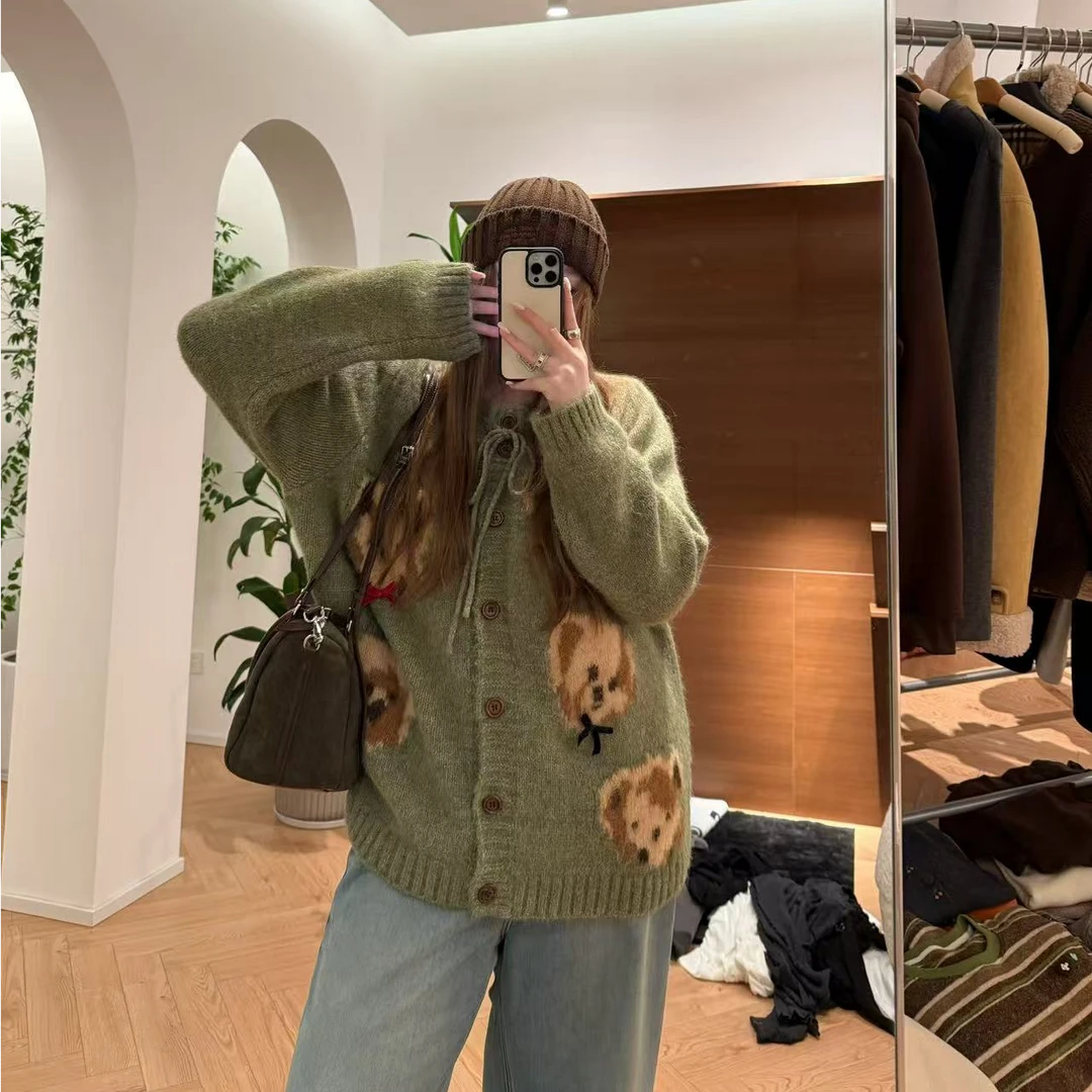 【瘦瘦】蝴蝶结小熊-大码圆领羊毛可爱风显瘦百搭开衫毛衣S02238