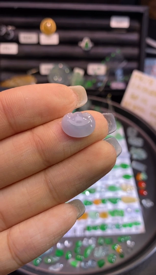 翡翠挂件未镶嵌如意