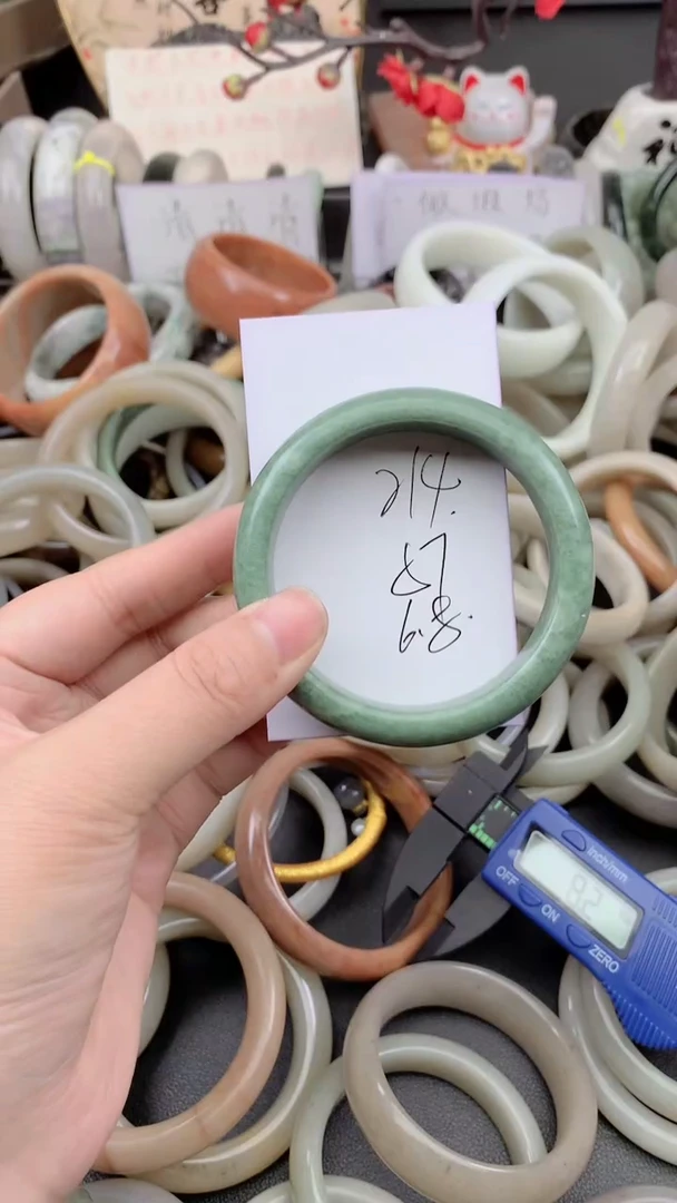 未镶嵌手镯石英质玉214