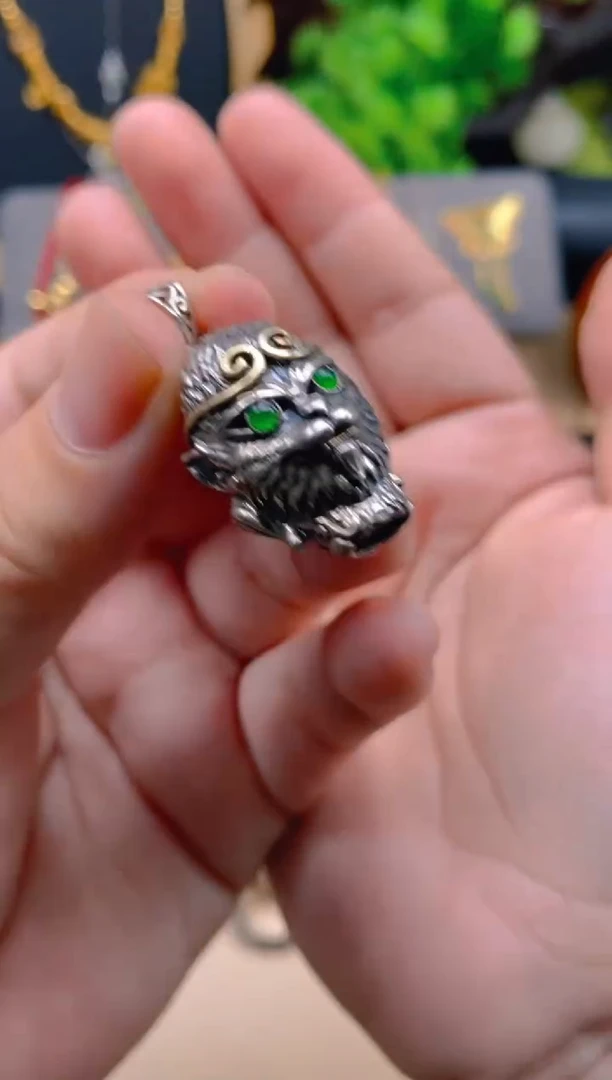 吊坠(不含链)银S925镶嵌翡翠猴