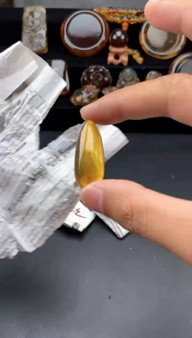 未镶嵌颈饰琥珀金棕珀水滴吊坠
