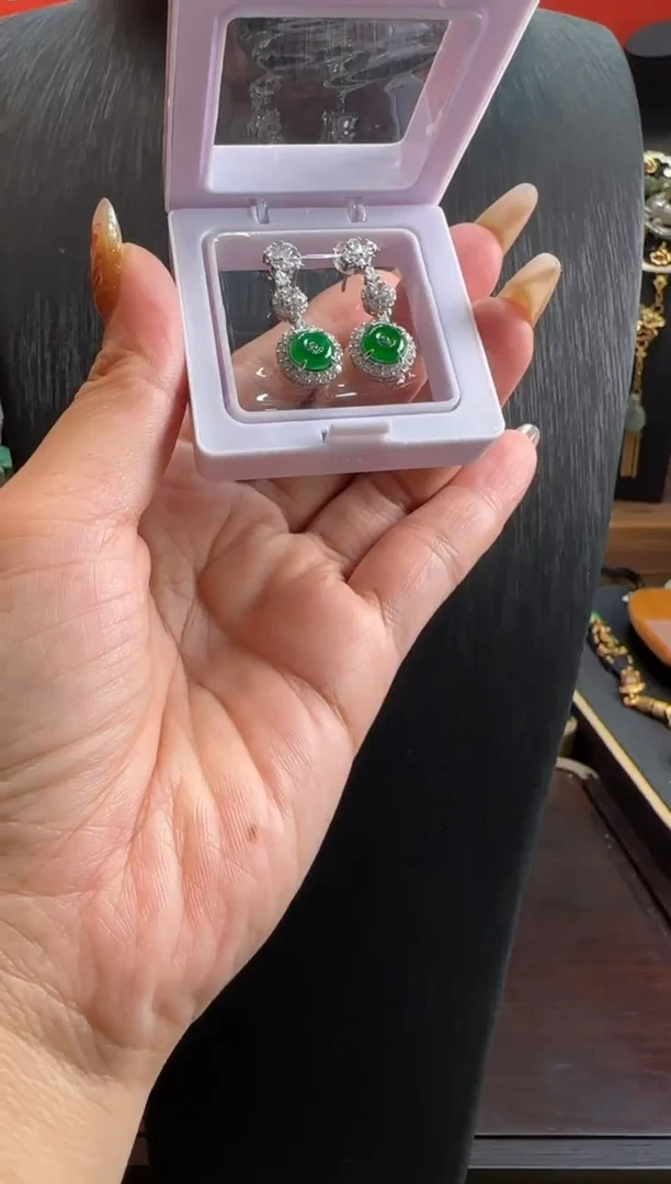 未镶嵌翡翠耳饰翡翠耳饰