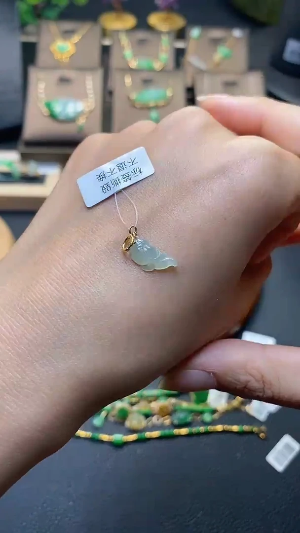 翡翠18K金镶嵌颈饰净货17253