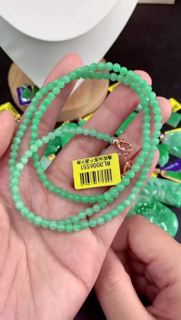 吊坠(不含链)未镶嵌翡翠挂件