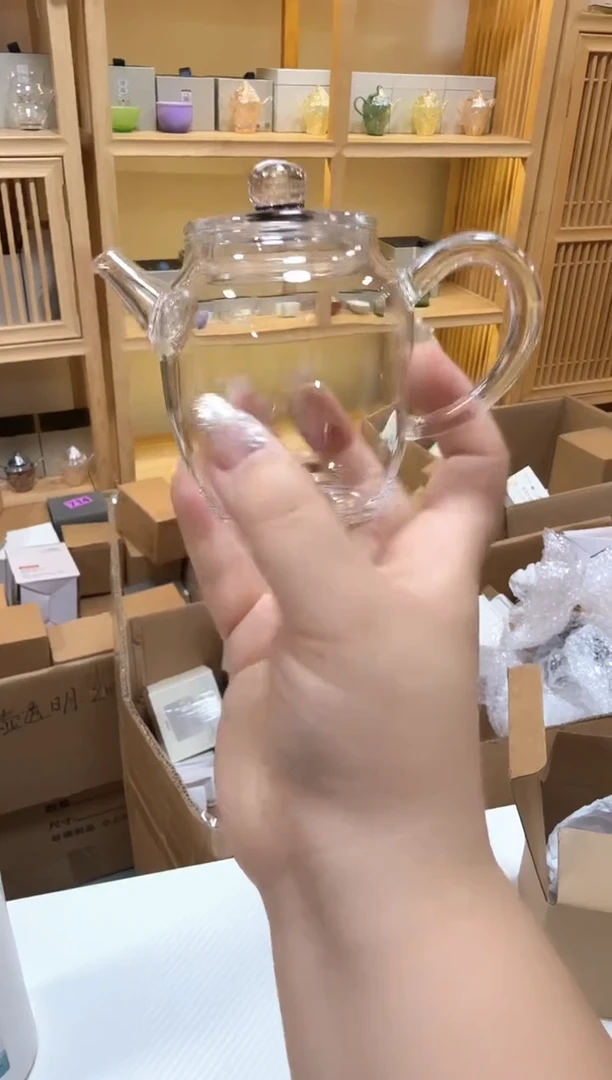 975号白色精致小壶