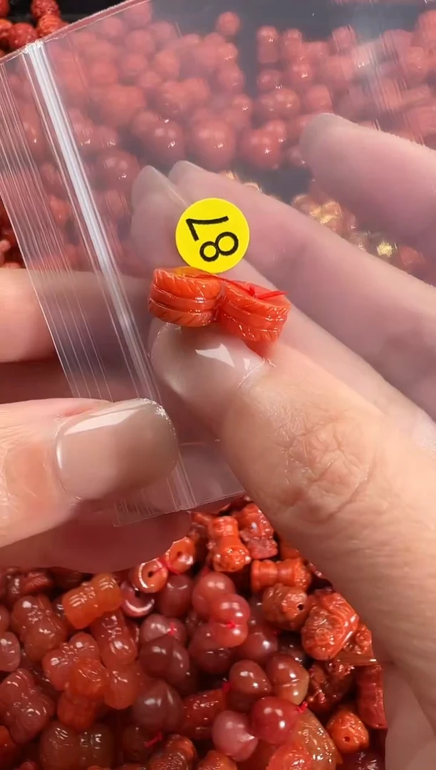 颈饰未镶嵌南红玛瑙1